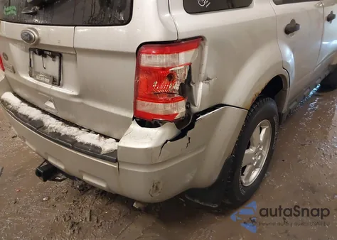 2012 Ford Escape Xlt z USA, uszkodzony, nr VIN 1FMCU9D78CKA11328